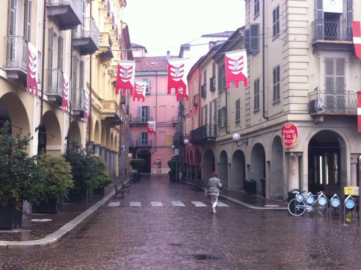 Appartamento In Centro Storico Asti Ngoại thất bức ảnh