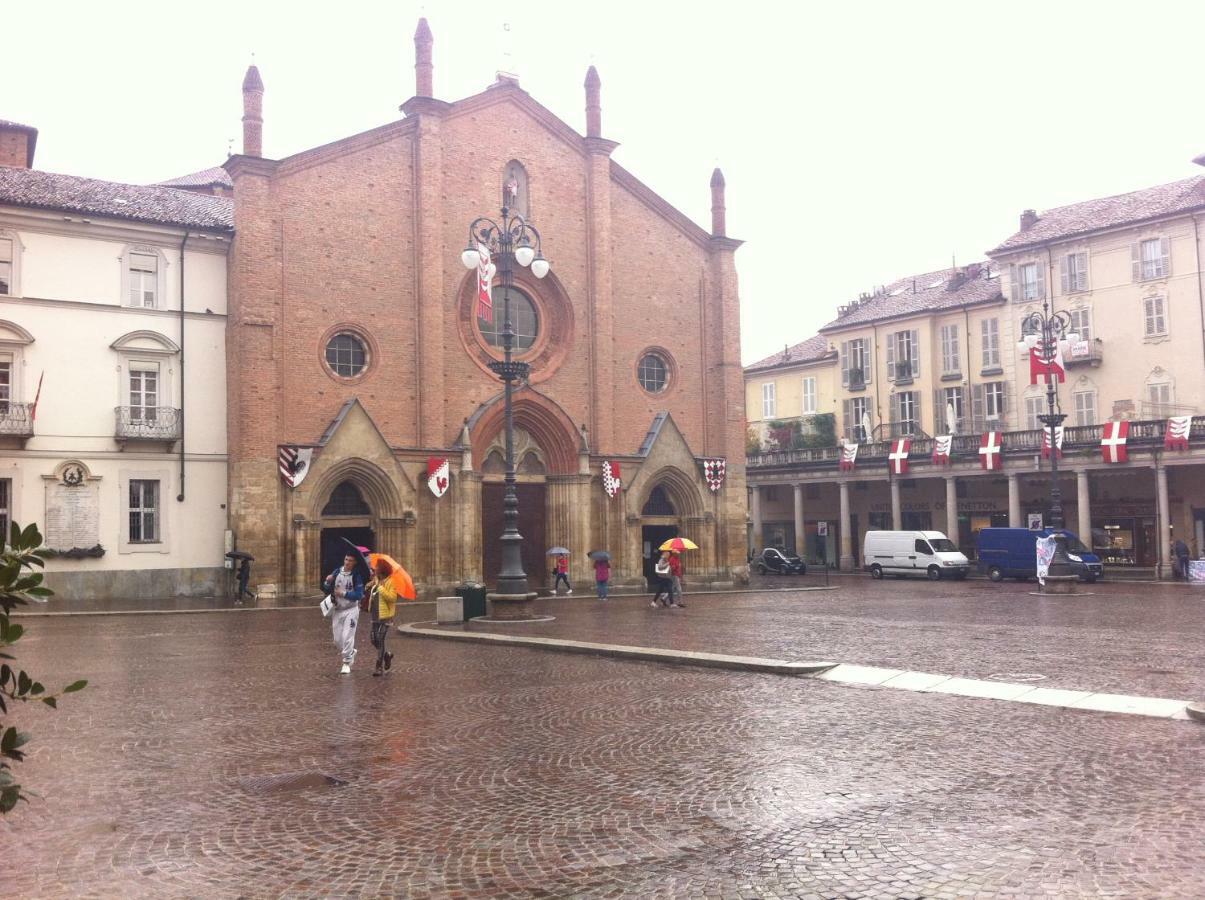 Appartamento In Centro Storico Asti Ngoại thất bức ảnh